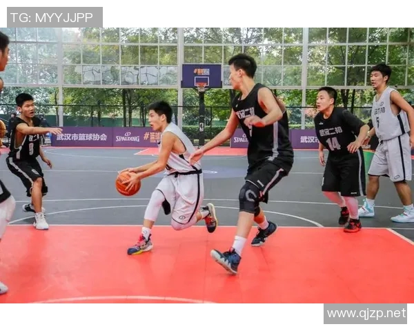 重庆篮球队与武汉篮球队赛后复盘速度对决的精彩分析与启示 重庆篮球队与武汉篮球队赛后复盘速度对决的精彩分析与启示