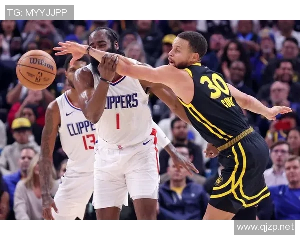 全程直播NBA精彩赛事解析,带你感受篮球激情与震撼时刻 全程直播NBA精彩赛事解析,带你感受篮球激情与震撼时刻