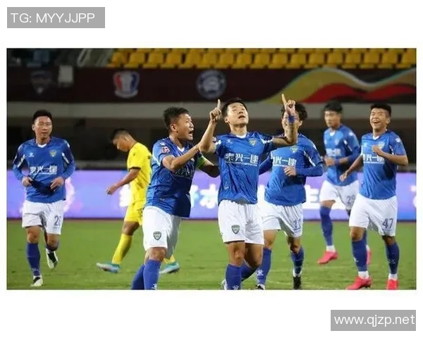 杭州足球队在选拔赛中以63分稳居积分榜首位，表现抢眼